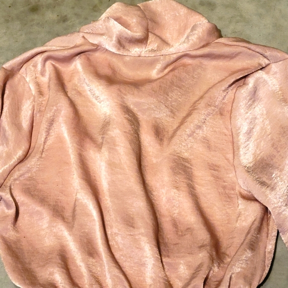 New Auditions romper. Large open keyhole back. Mock neck. Small. Ruffle trim. - Picture 5 of 8